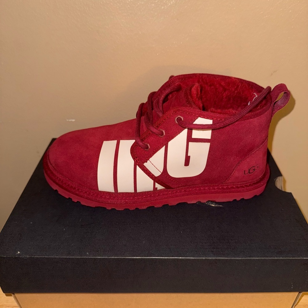 UGG Neumel Chopd Chukka Ankle Boot